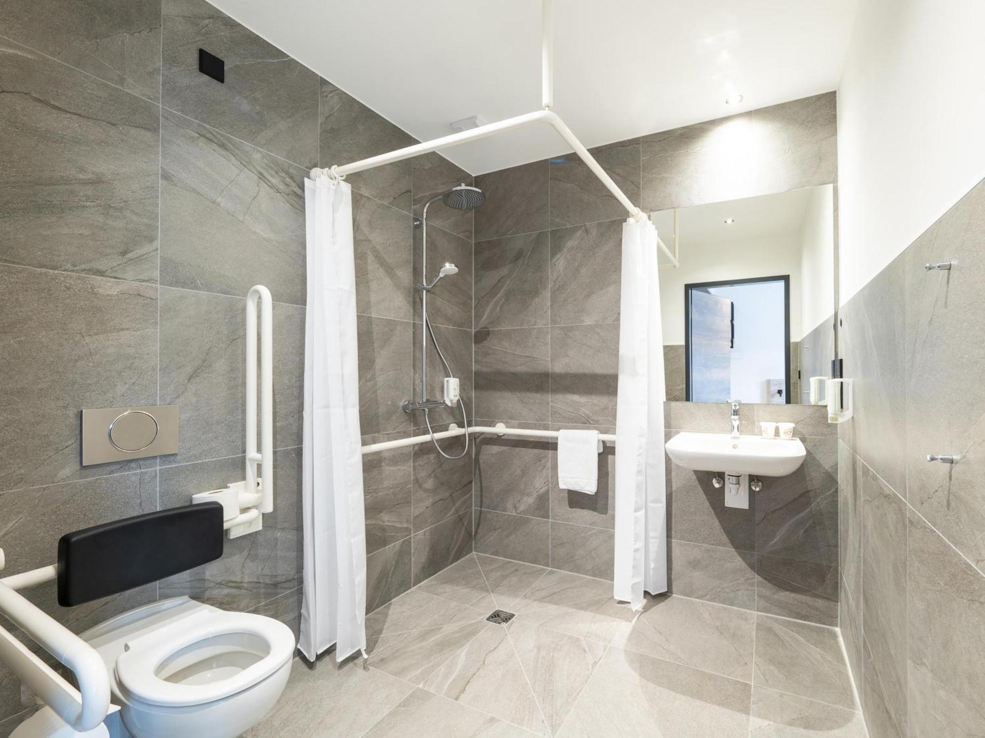 B&B Hotel Albstadt-Hbf 外观 照片